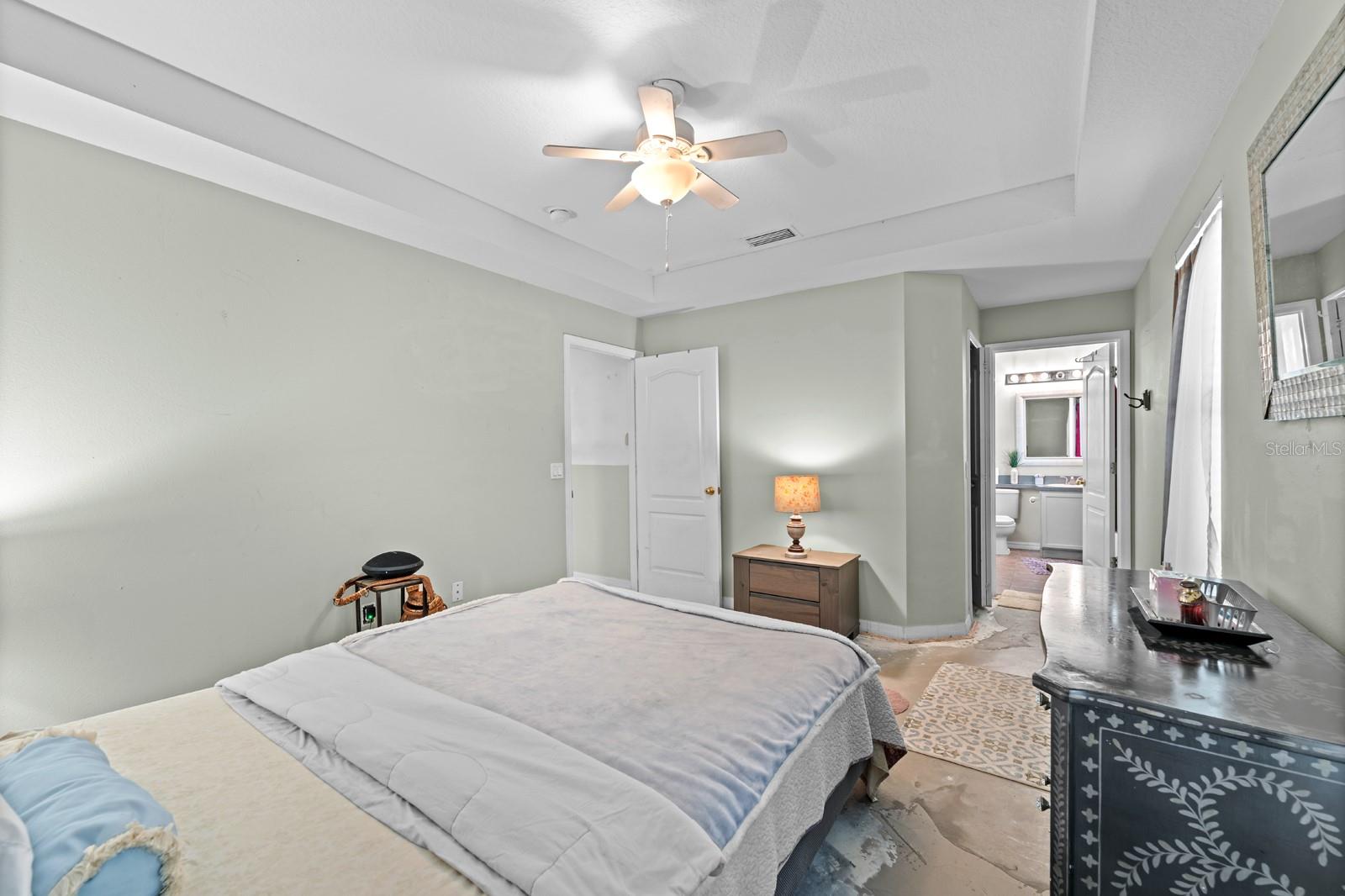 Listing photo id 7 for 1112 Lake Shore Ranch Drive