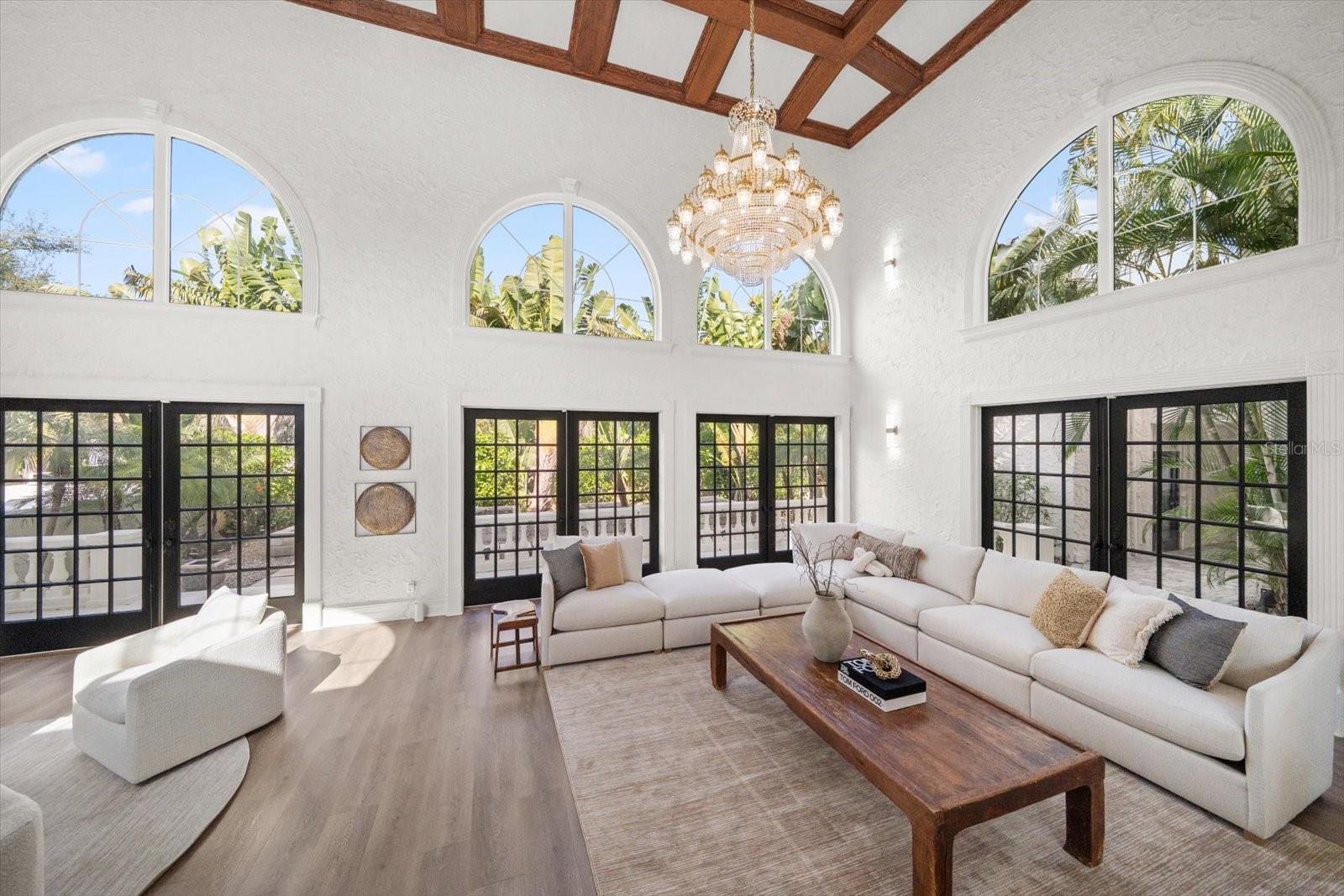 Image 18 of 95 For 320 Park Street S