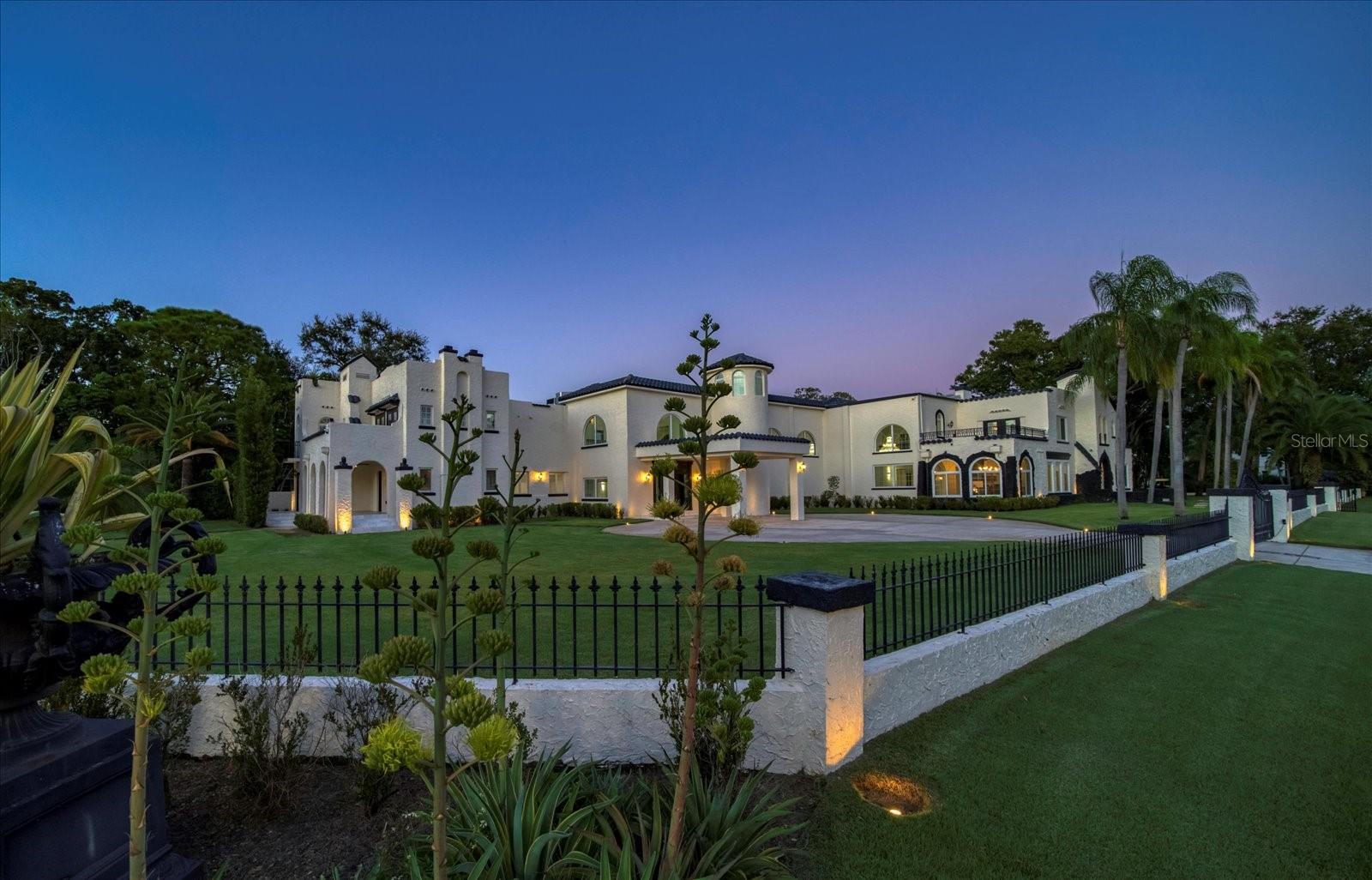 Image 4 of 5 For 320 Park Street S