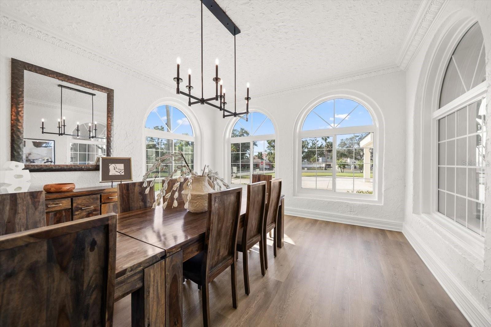 Image 40 of 95 For 320 Park Street S