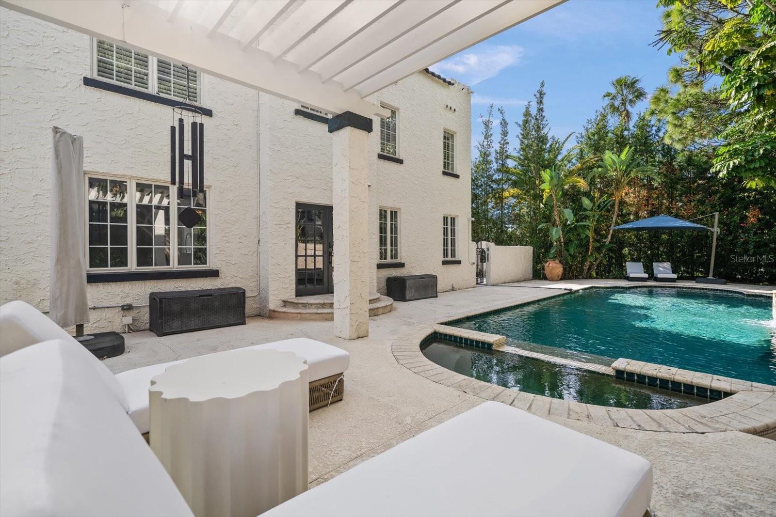 Image 56 of 95 For 320 Park Street S