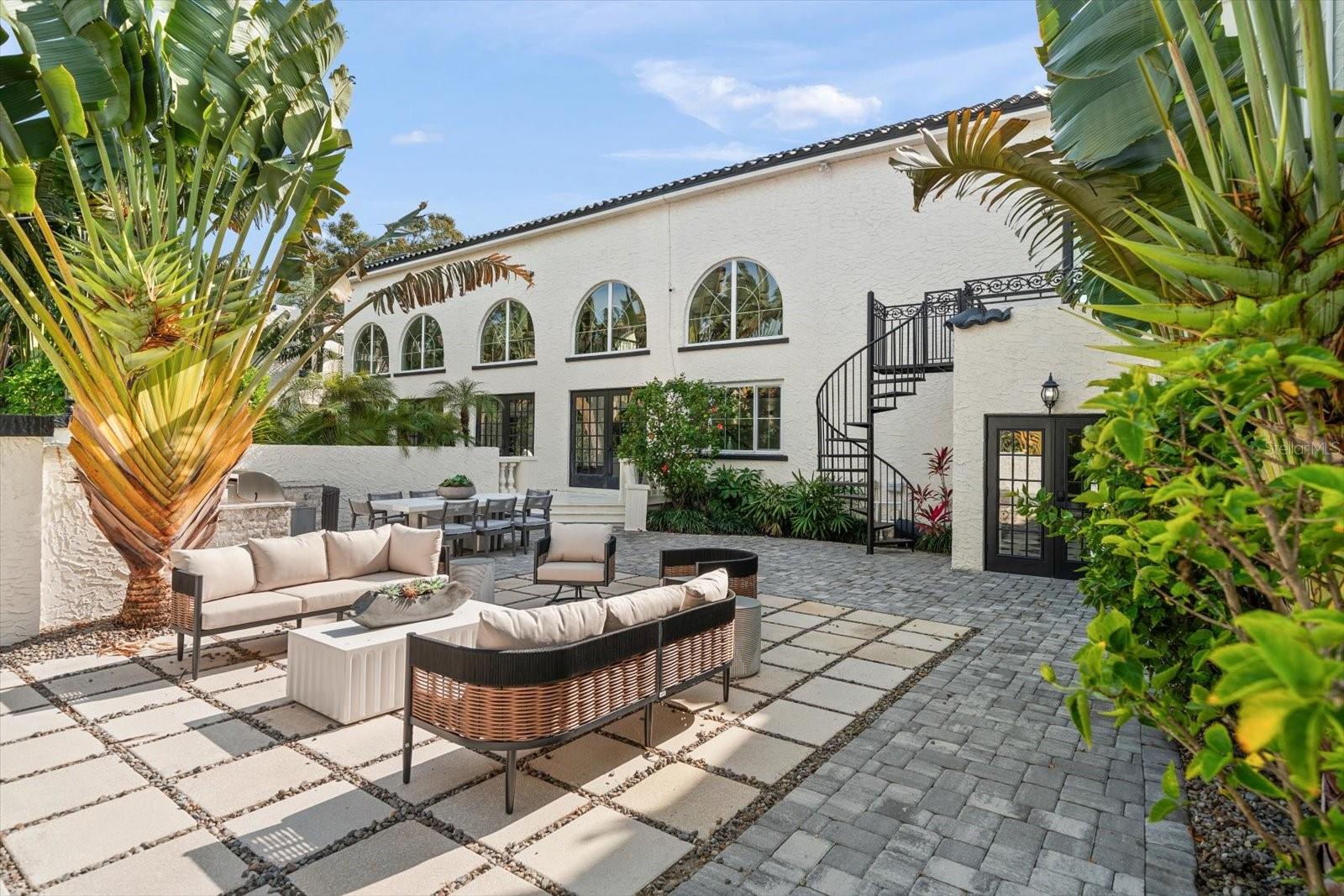 Image 62 of 95 For 320 Park Street S