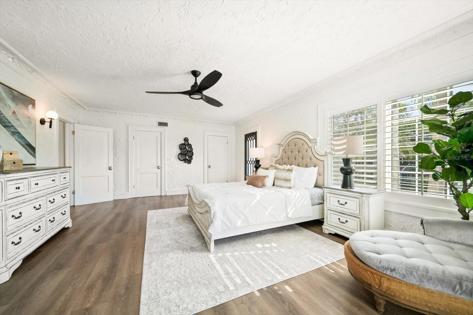 Image 68 of 95 For 320 Park Street S