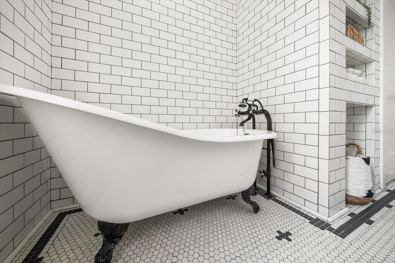 Image 75 of 95 For 320 Park Street S