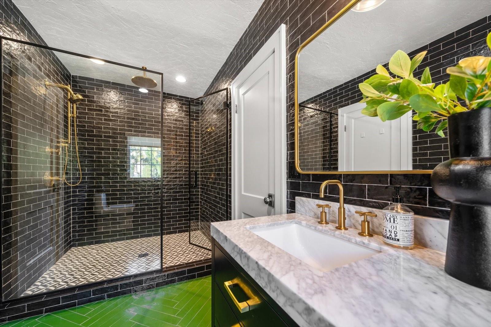 Image 81 of 95 For 320 Park Street S