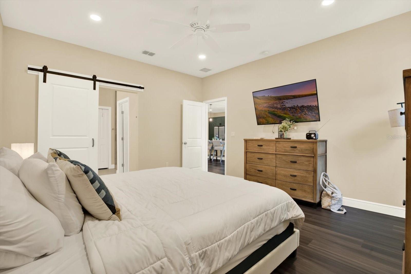 Image 16 of 32 For 1805 Powhatan Avenue