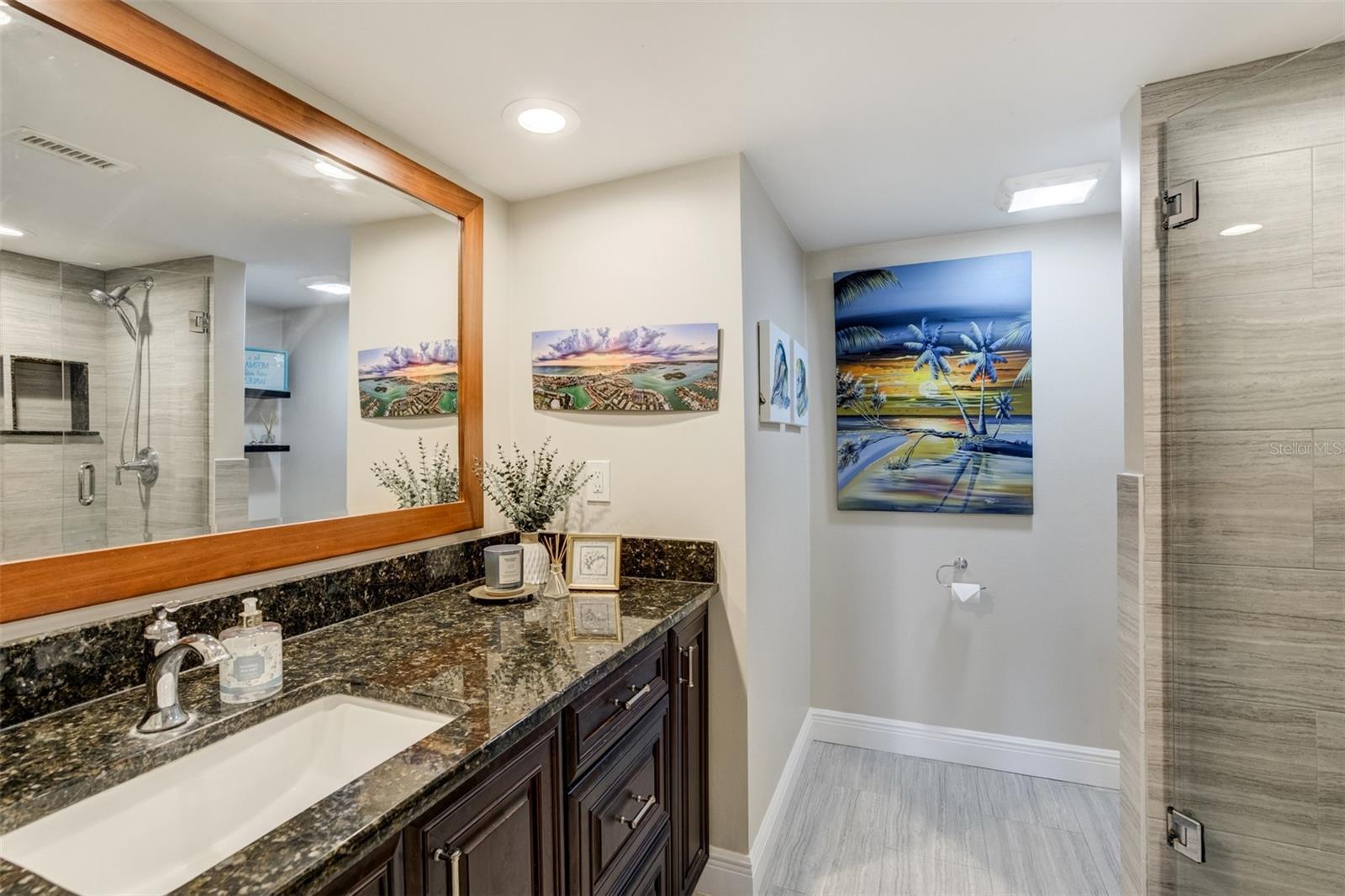 Listing photo id 14 for 1480 Gulf Boulevard 109