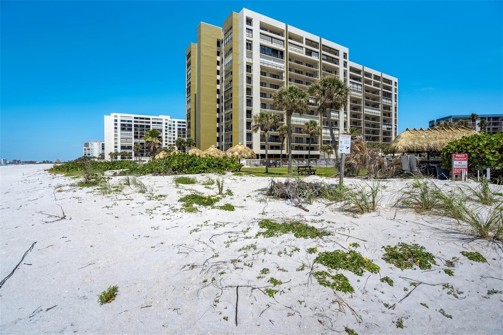 Listing photo id 0 for 1480 Gulf Boulevard 109
