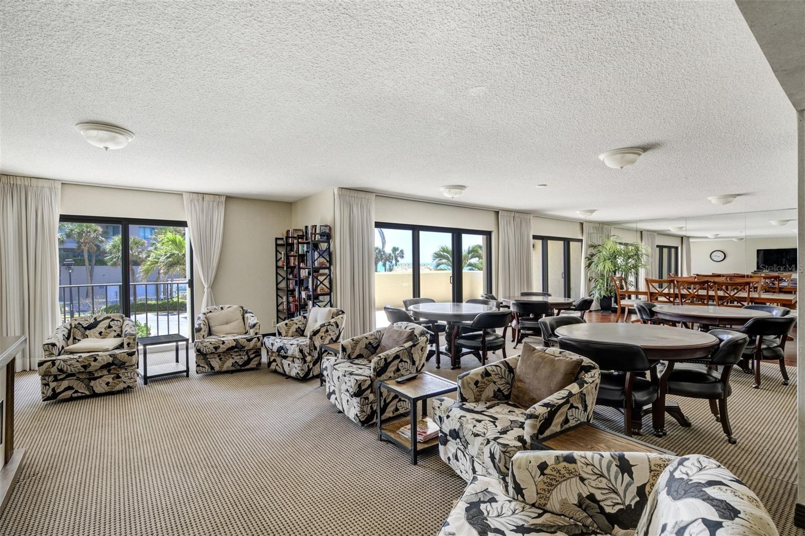 Listing photo id 23 for 1480 Gulf Boulevard 109