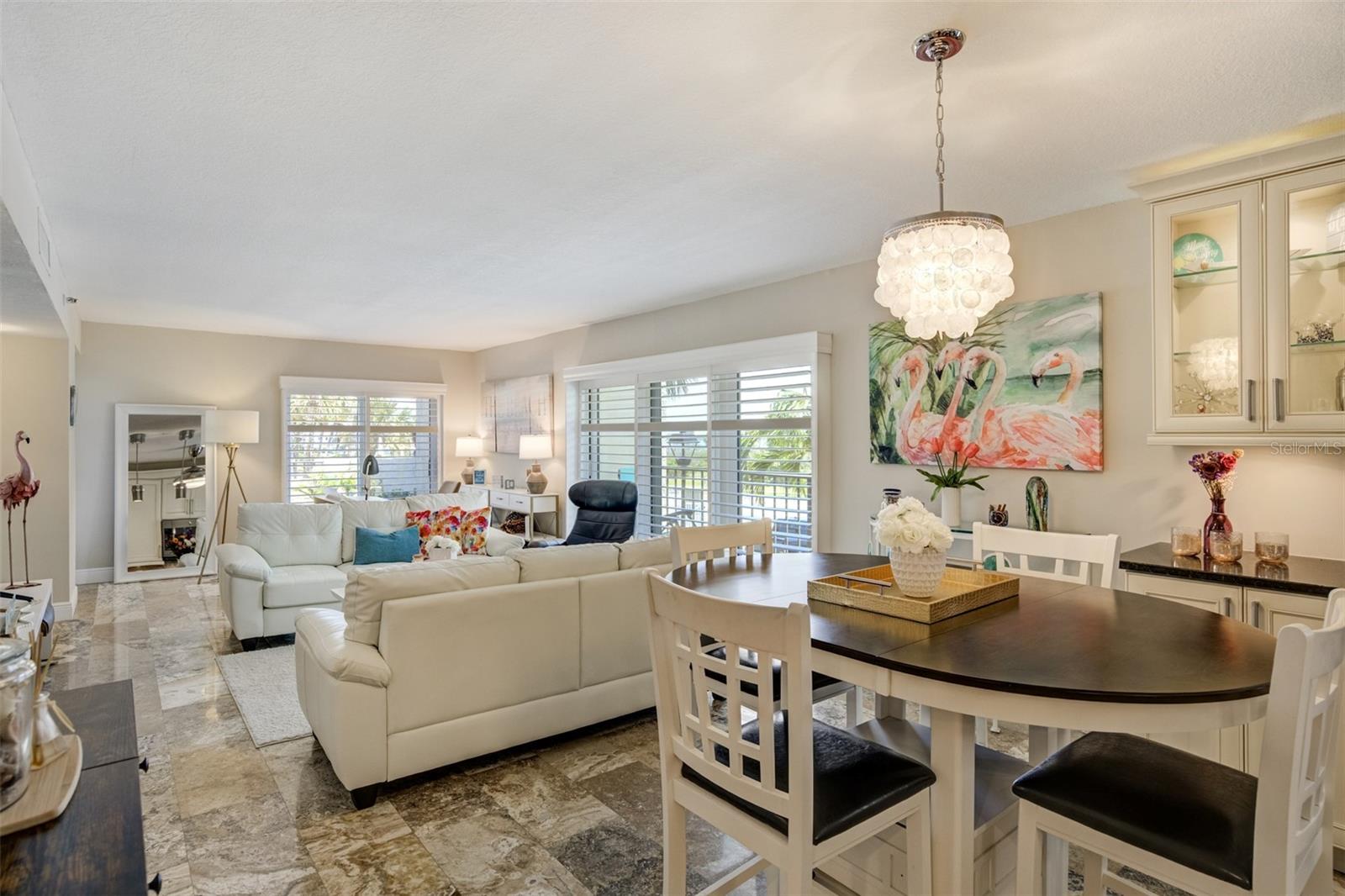 Listing photo id 7 for 1480 Gulf Boulevard 109