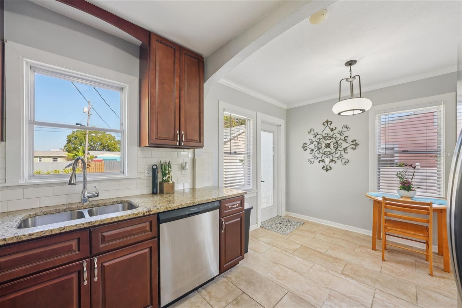 Image 19 of 57 For 4809 33rd Avenue N