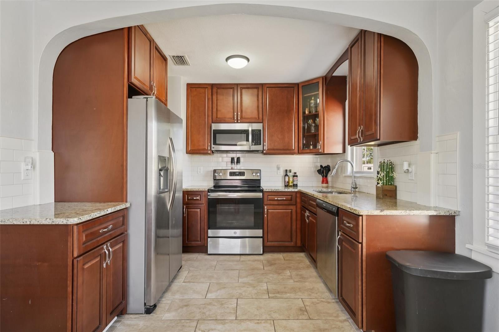 Image 3 of 57 For 4809 33rd Avenue N