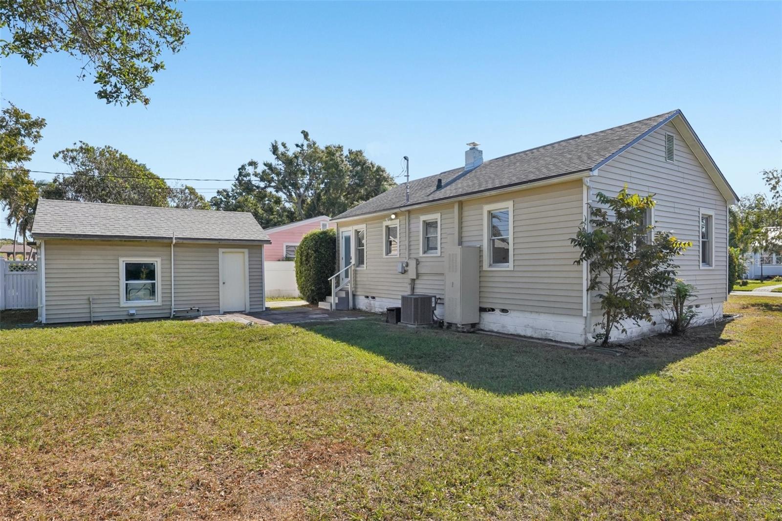 Image 39 of 57 For 4809 33rd Avenue N