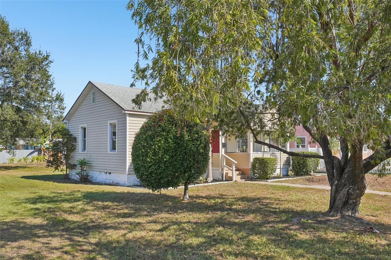 Image 7 of 57 For 4809 33rd Avenue N