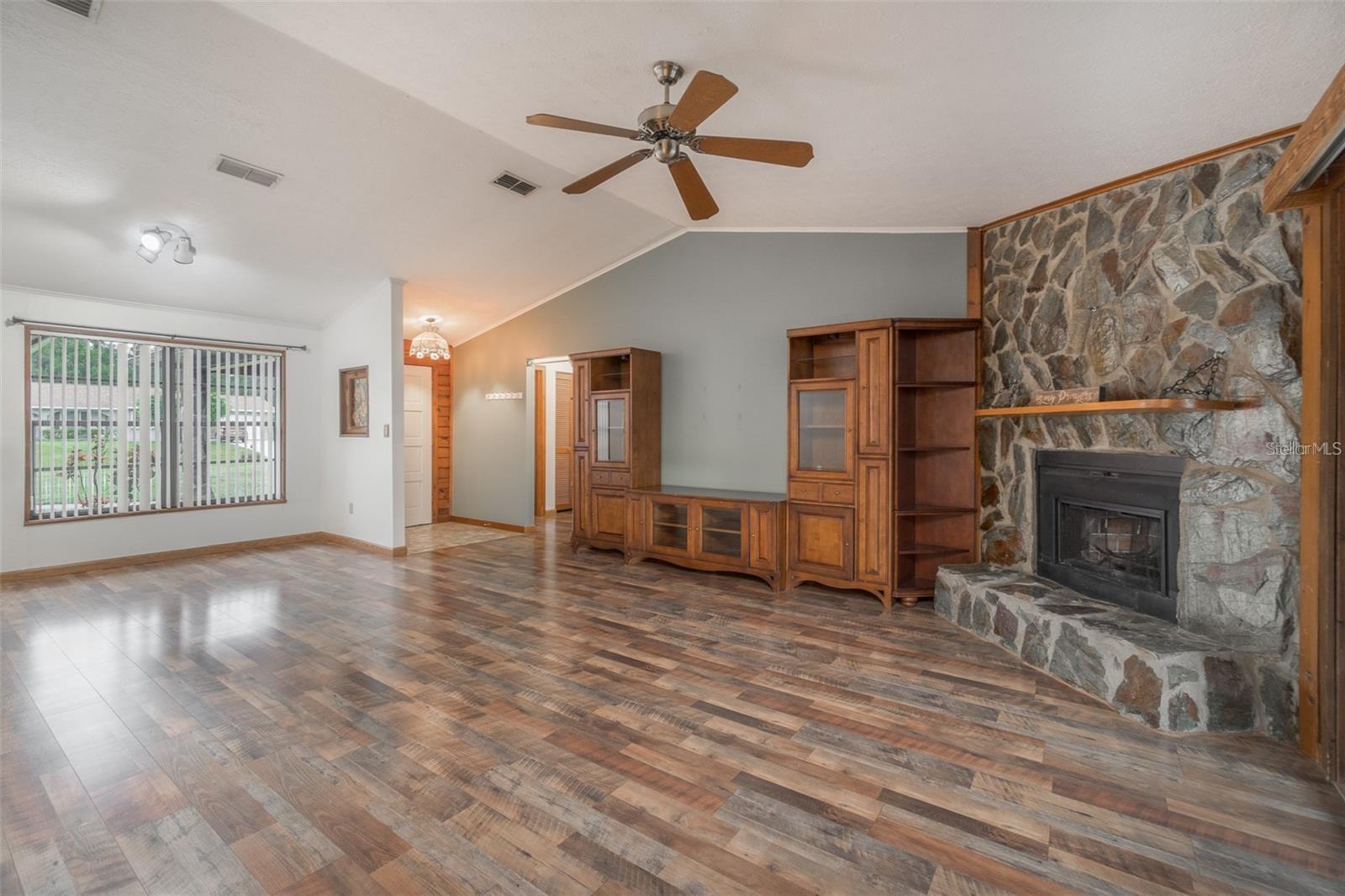 Image 32 of 35 For 4107 Robin Way