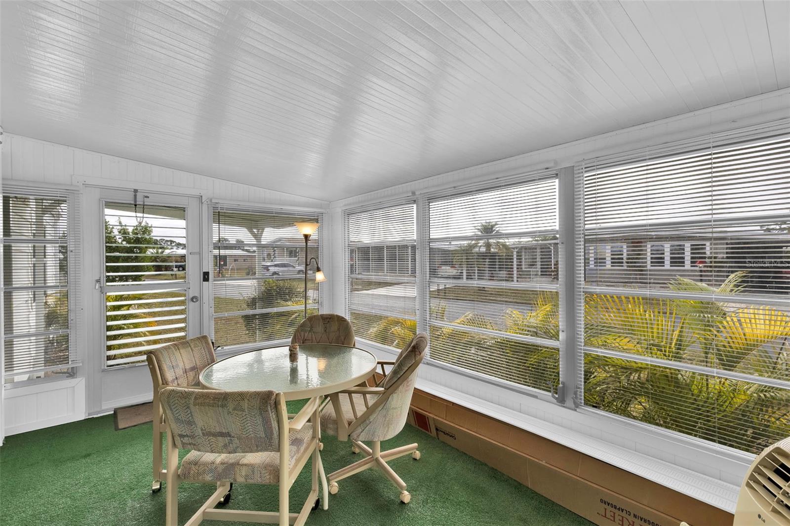 Image 15 of 79 For 329 La Costa