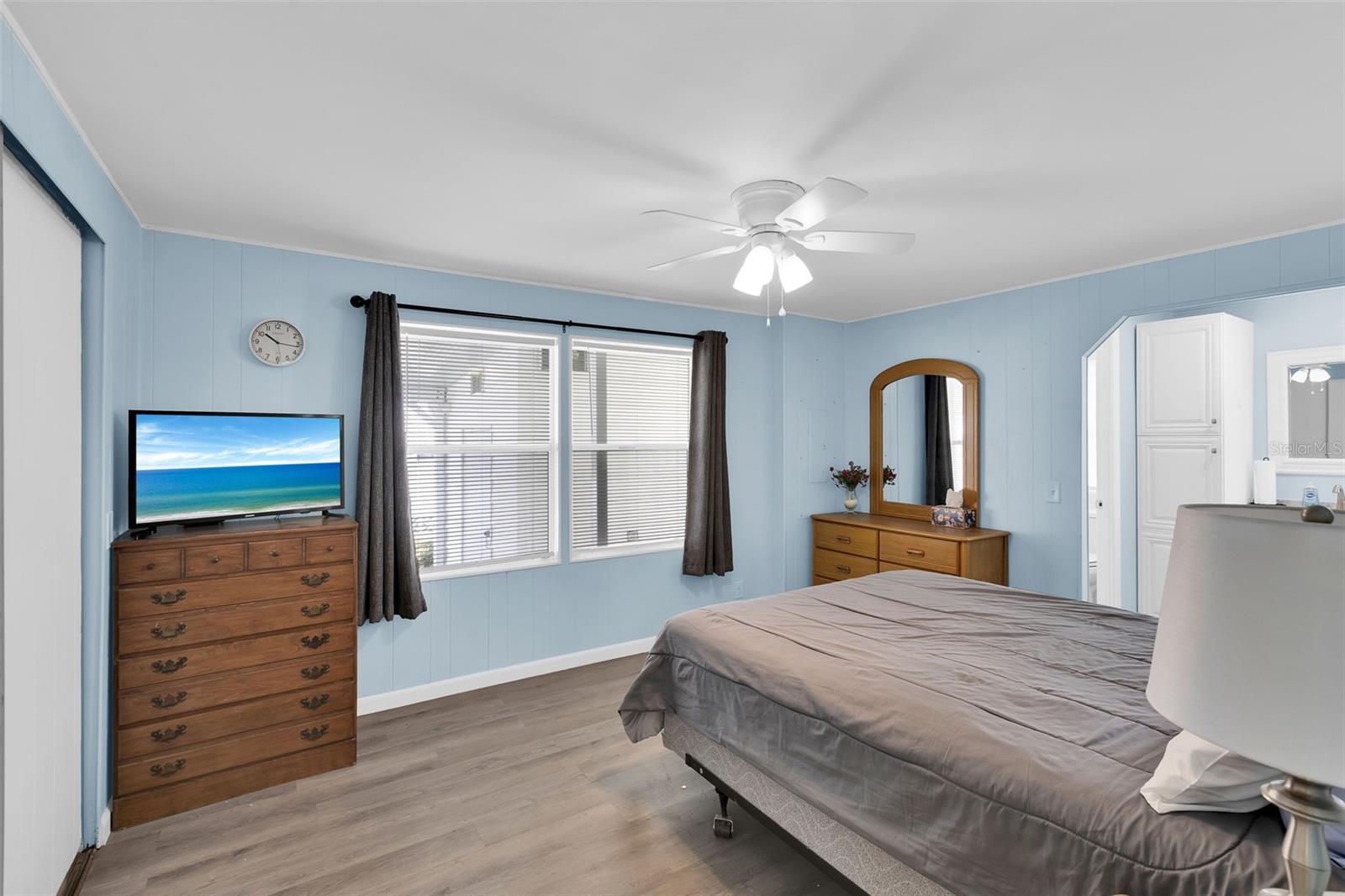 Image 18 of 79 For 329 La Costa