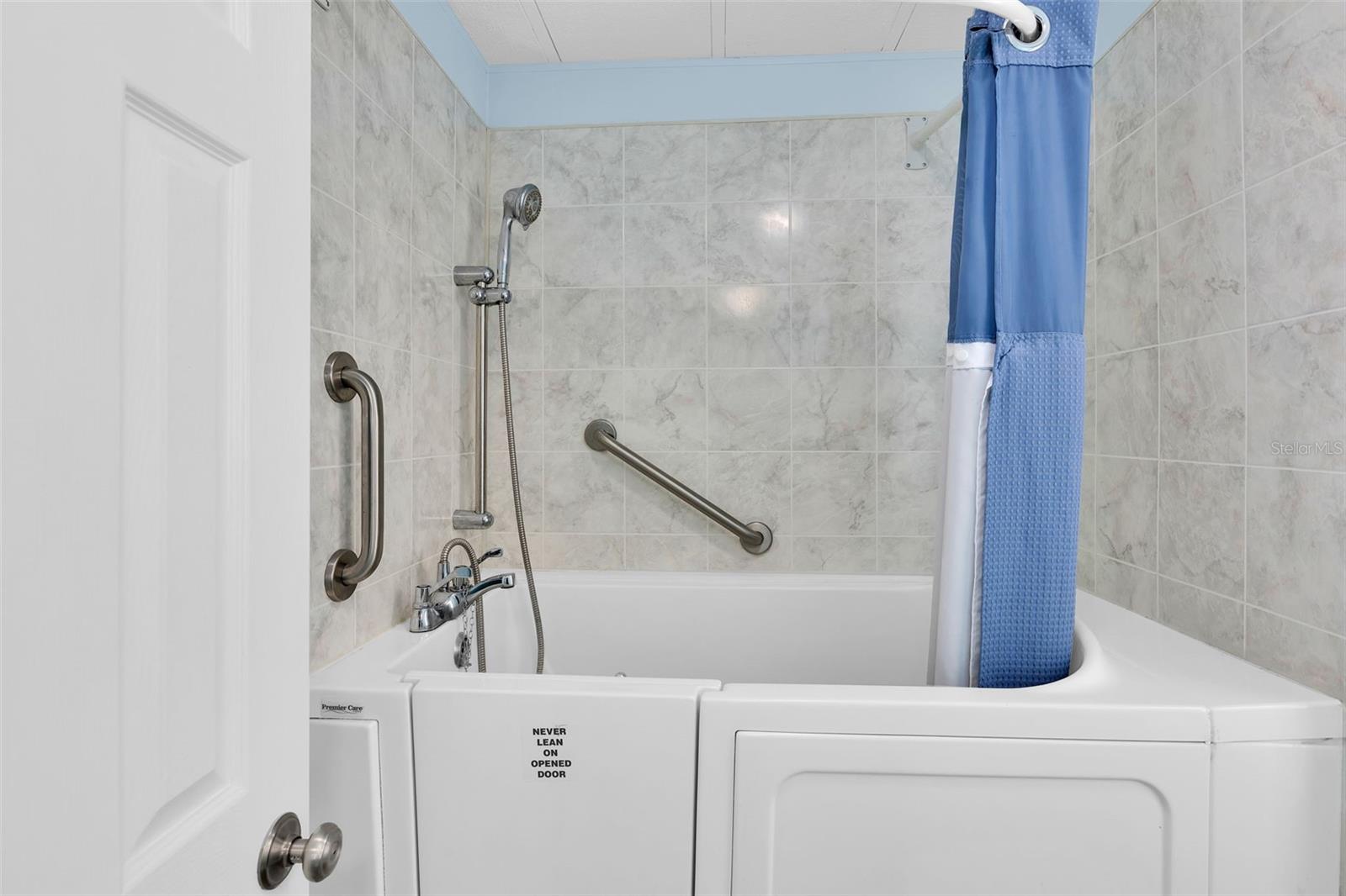 Image 20 of 79 For 329 La Costa