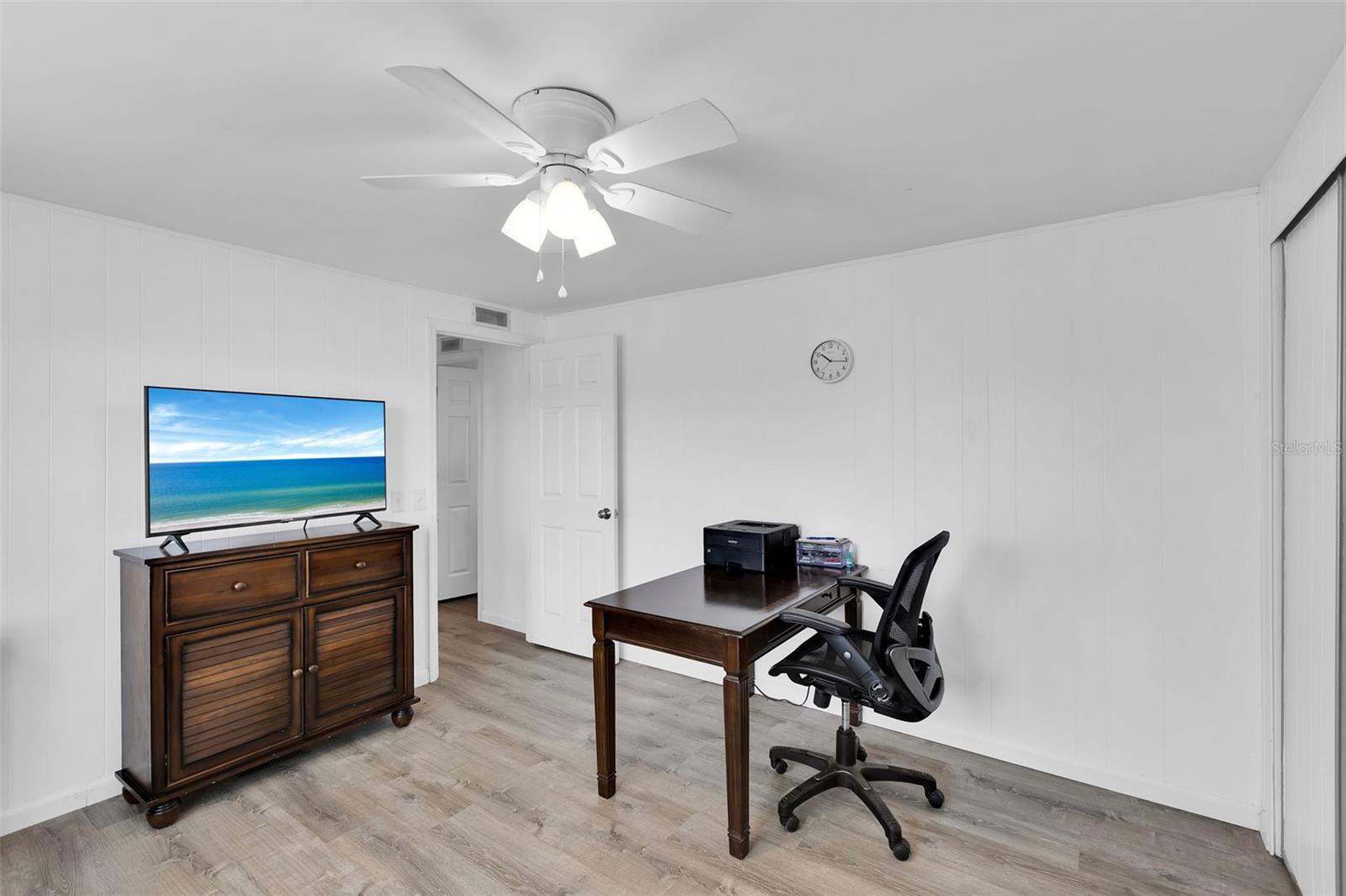 Image 21 of 79 For 329 La Costa