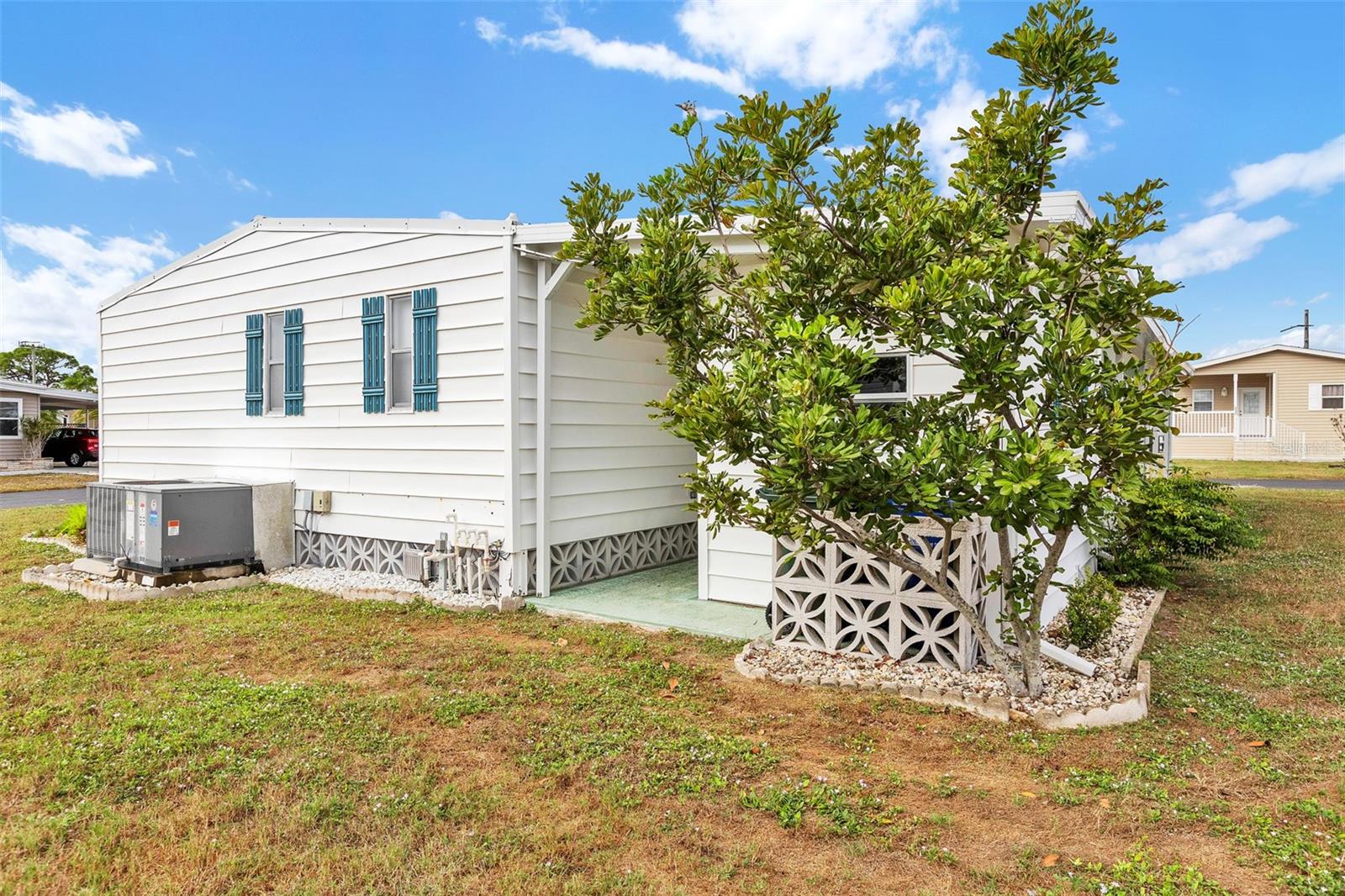 Image 27 of 79 For 329 La Costa