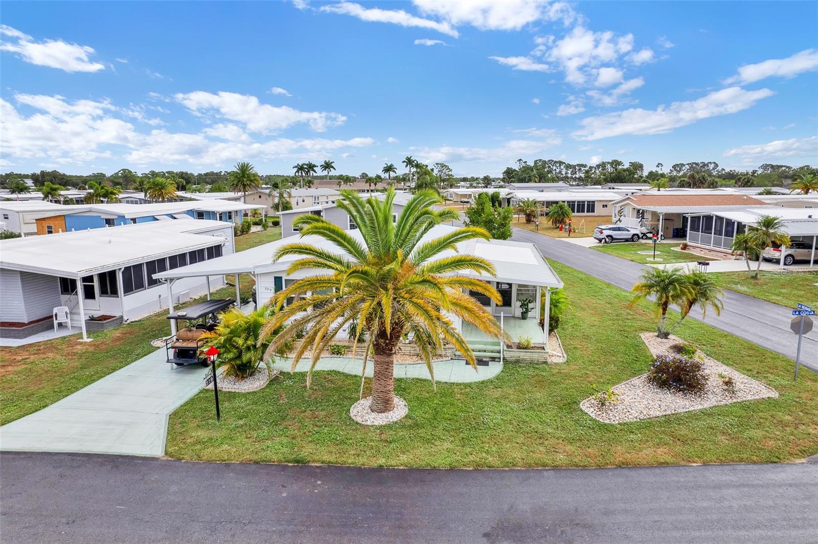 Image 3 of 79 For 329 La Costa