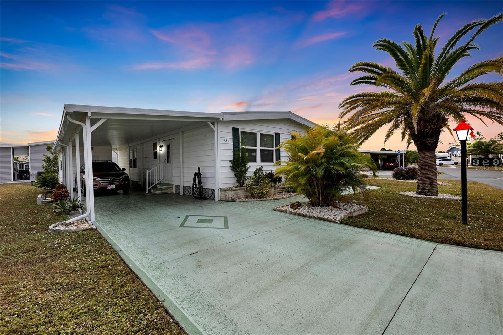 Image 5 of 79 For 329 La Costa