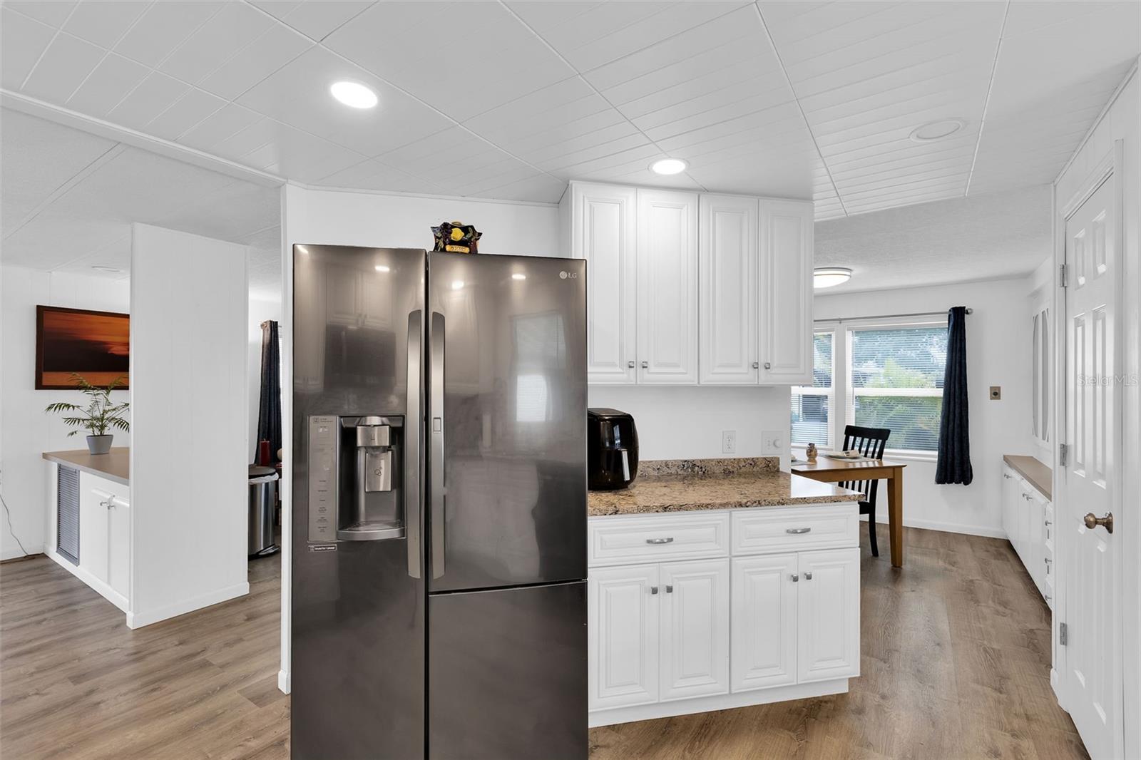 Image 8 of 79 For 329 La Costa