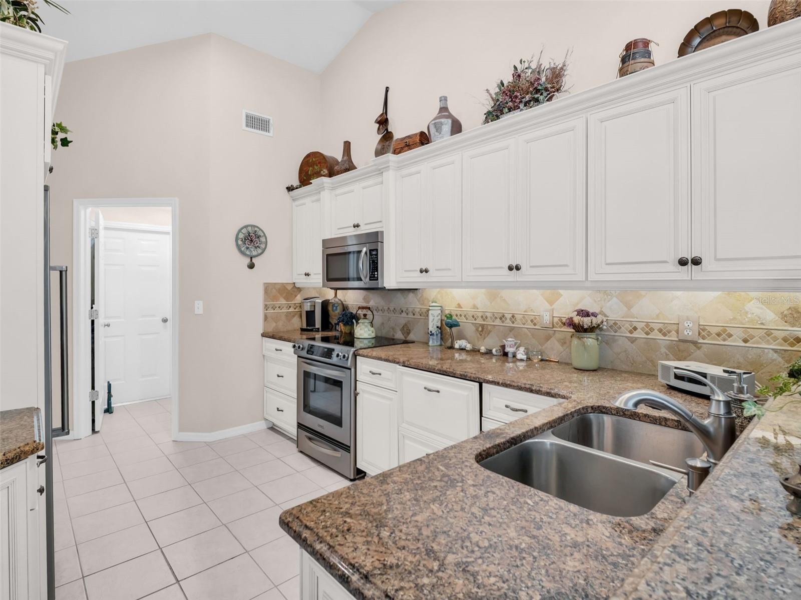 Image 15 of 56 For 1929 Wood Haven Street