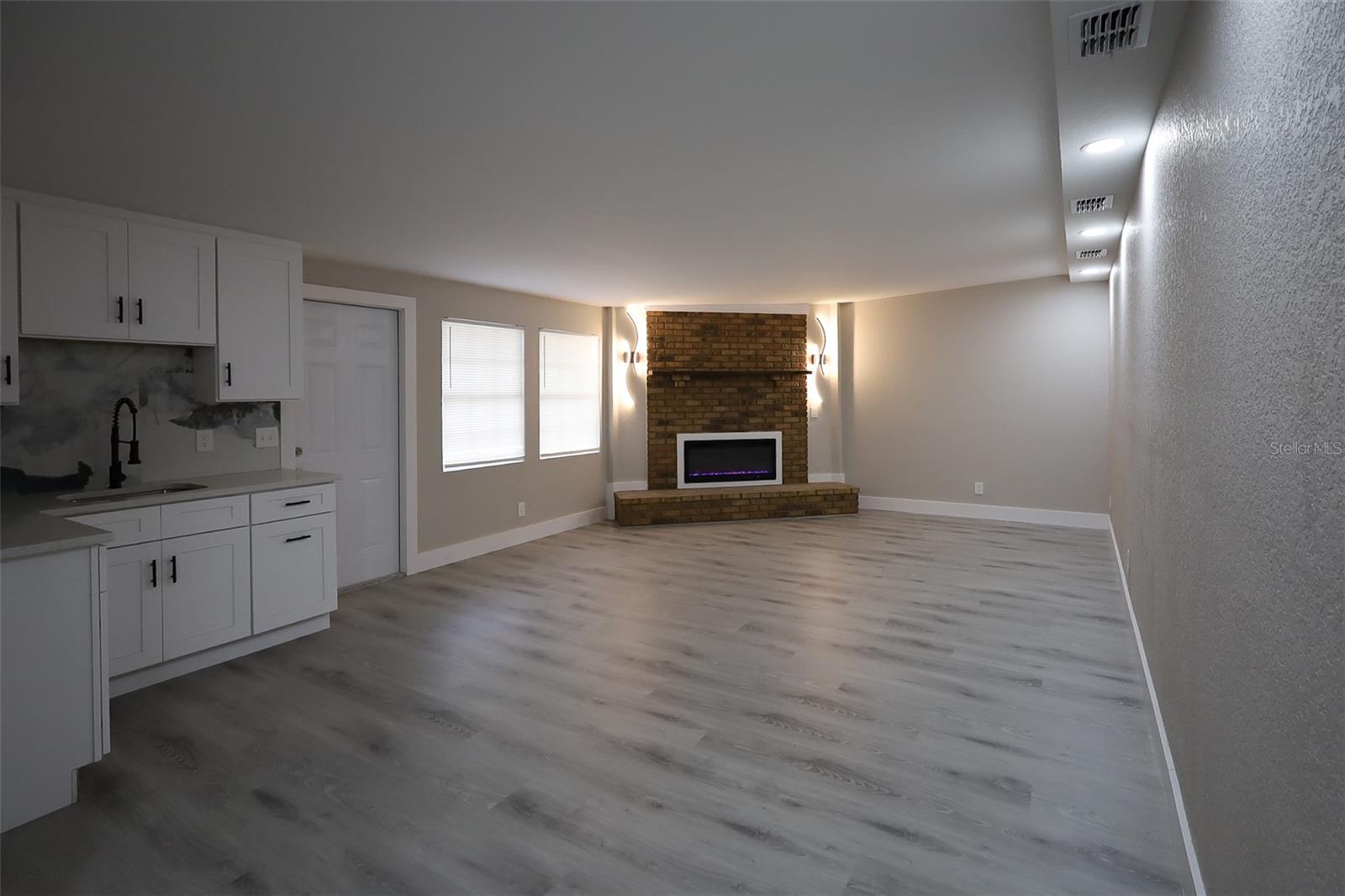 Image 21 of 32 For 2108 Annie Street