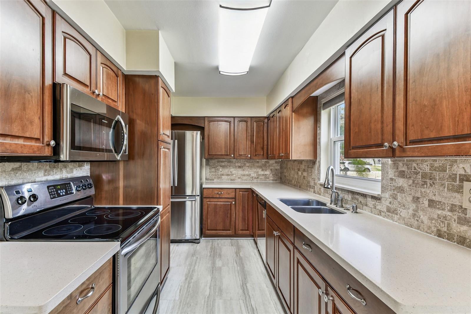 Image 12 of 58 For 349 Buckingham Place