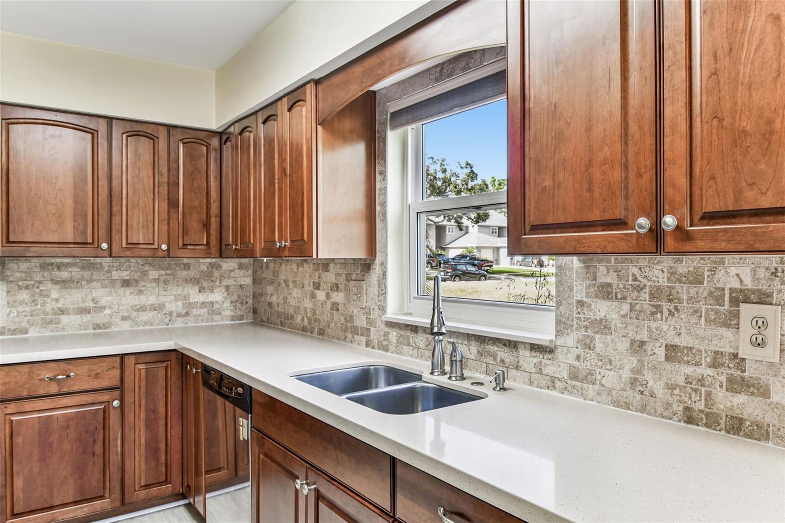 Image 13 of 58 For 349 Buckingham Place