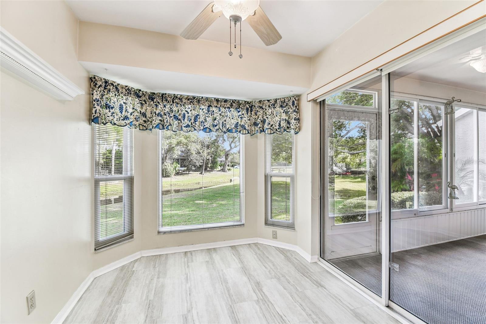 Image 15 of 58 For 349 Buckingham Place