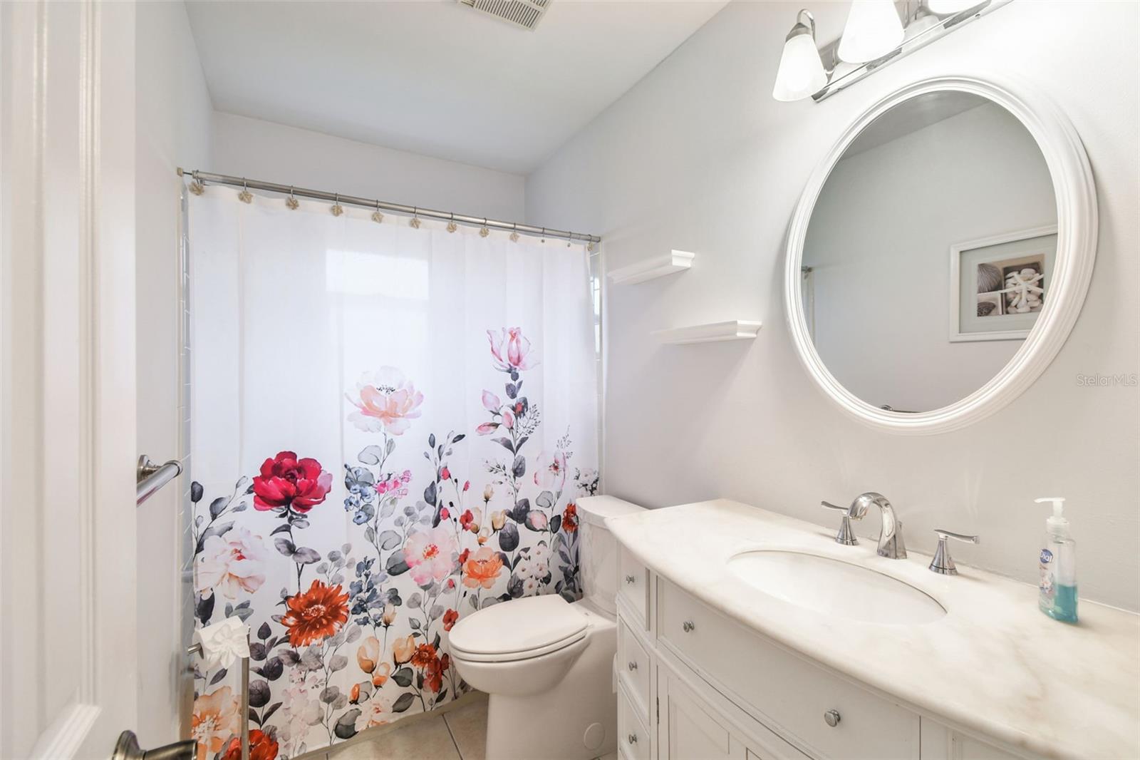 Image 18 of 58 For 349 Buckingham Place