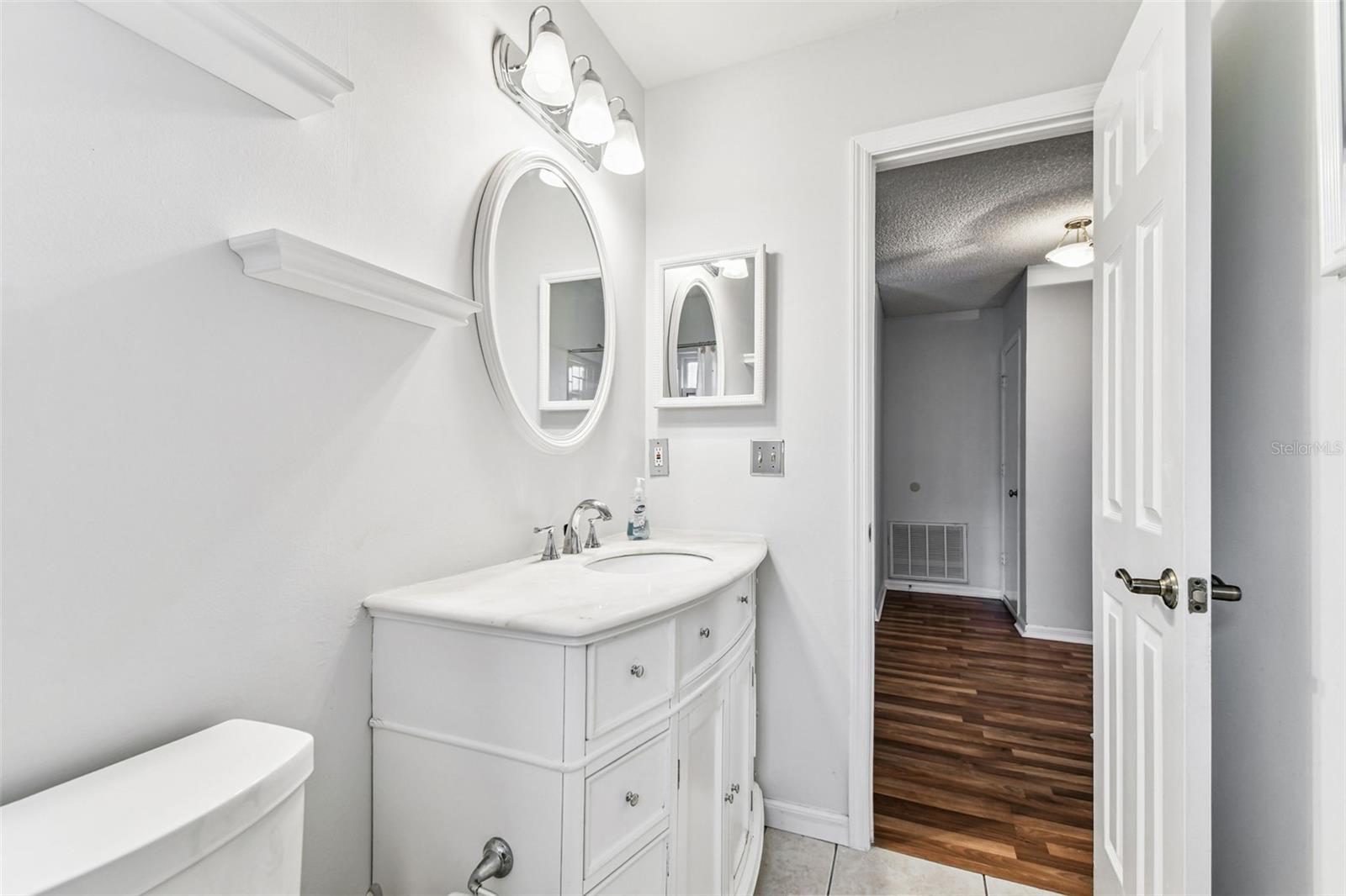 Image 20 of 58 For 349 Buckingham Place