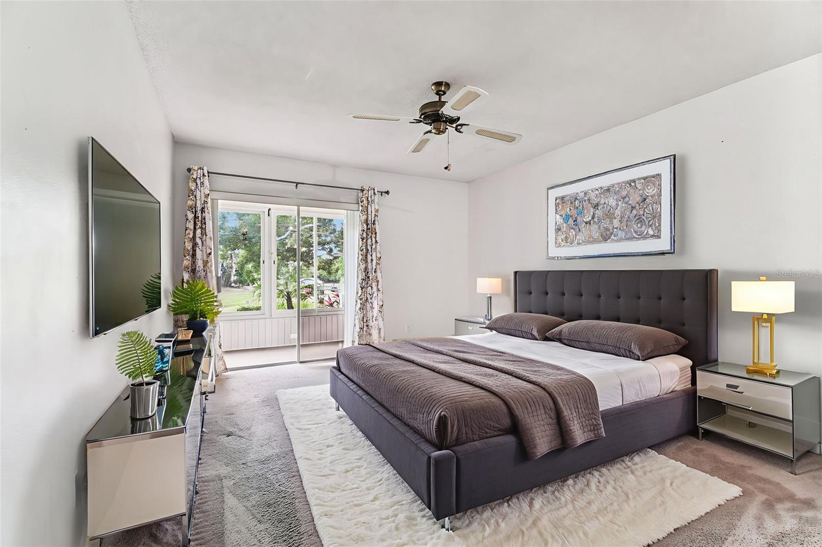 Image 21 of 58 For 349 Buckingham Place