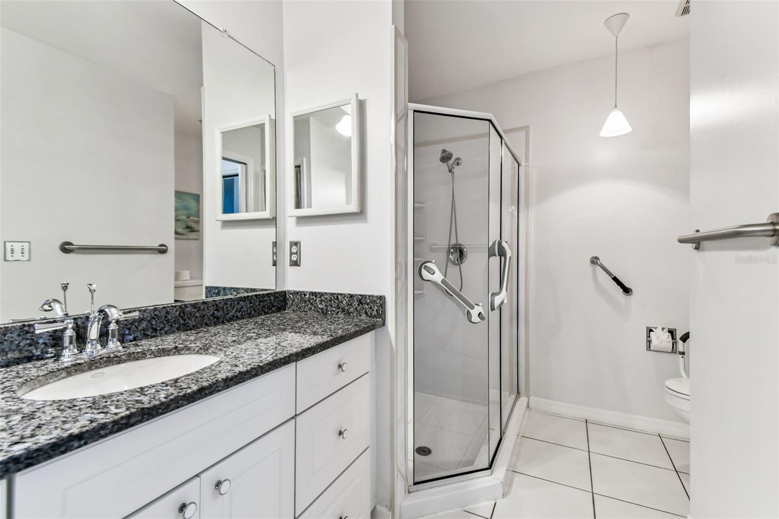 Image 24 of 58 For 349 Buckingham Place