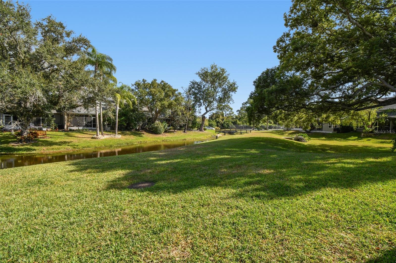 Image 29 of 58 For 349 Buckingham Place