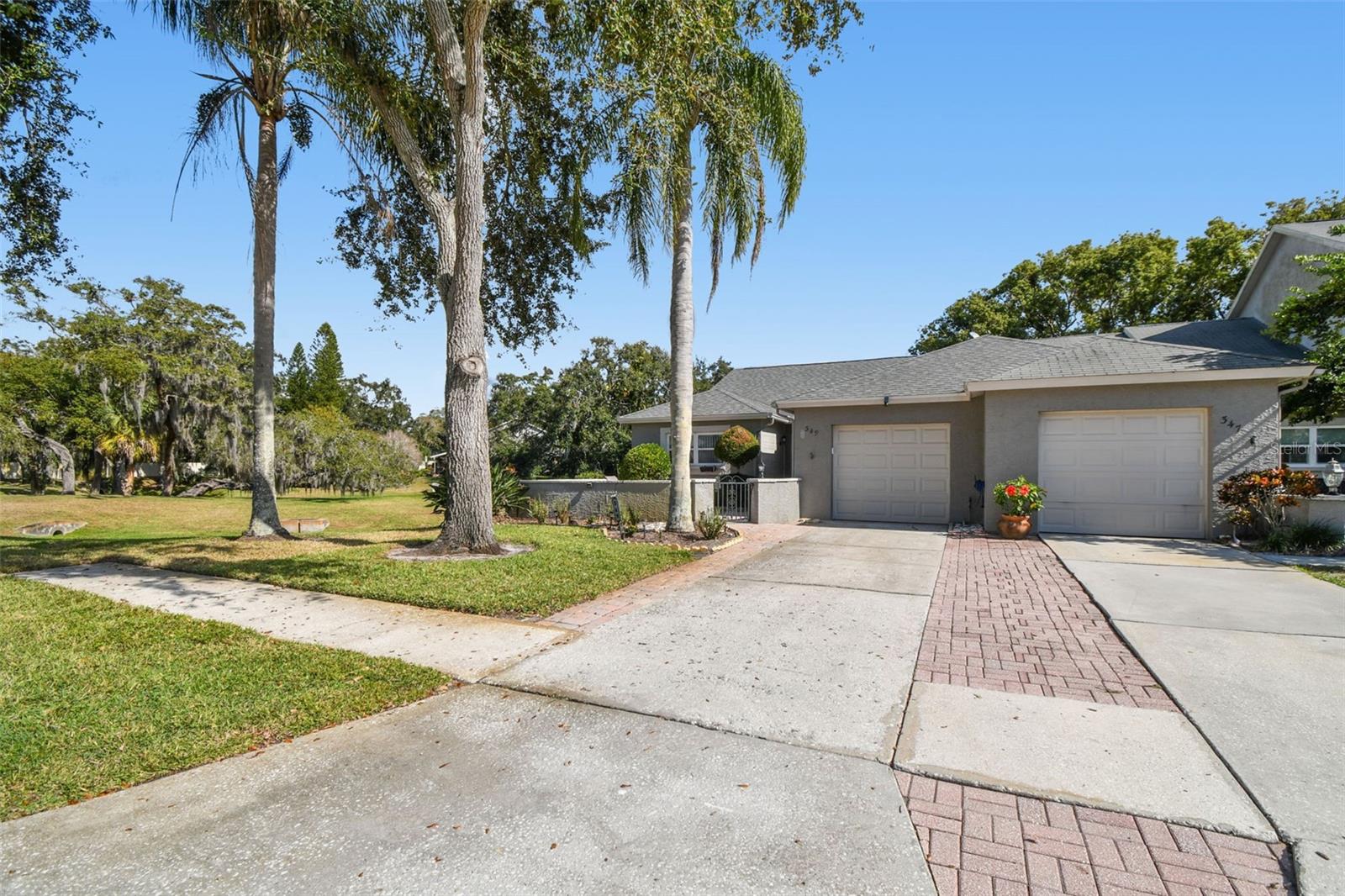 Image 32 of 58 For 349 Buckingham Place