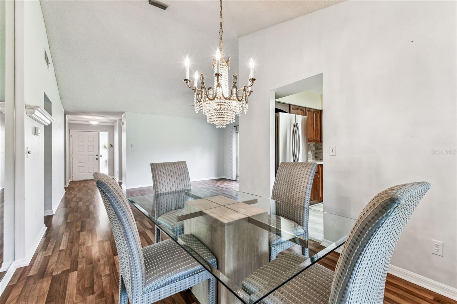 Image 33 of 58 For 349 Buckingham Place