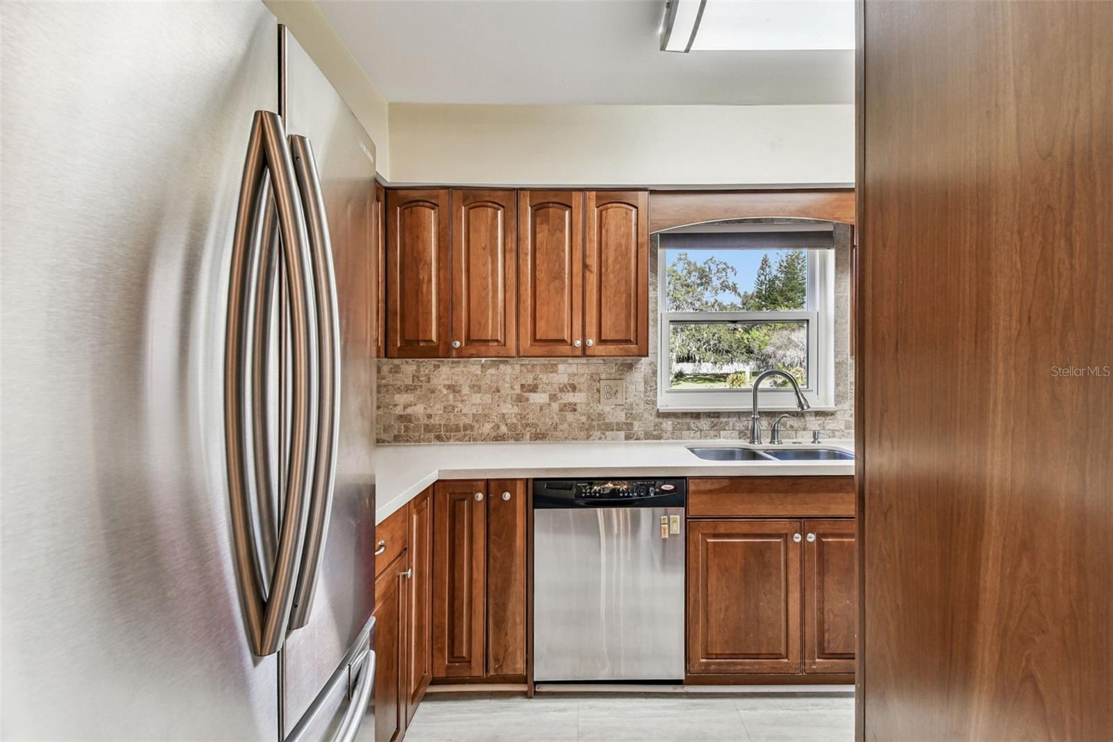 Image 34 of 58 For 349 Buckingham Place