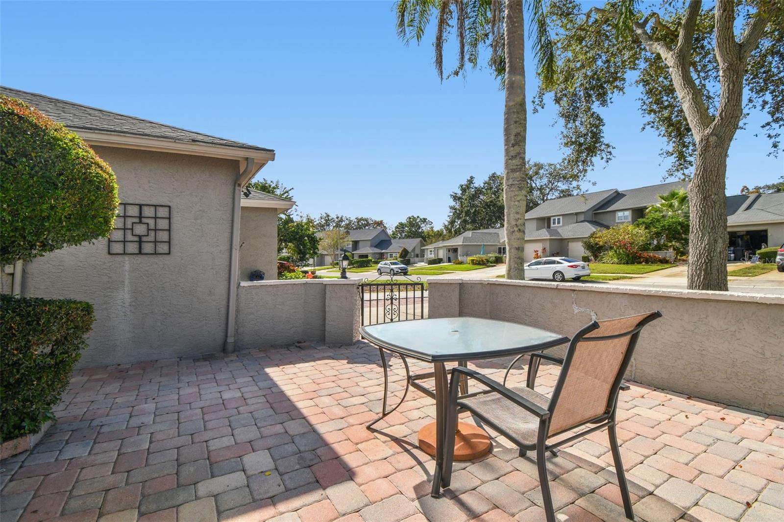 Image 41 of 58 For 349 Buckingham Place