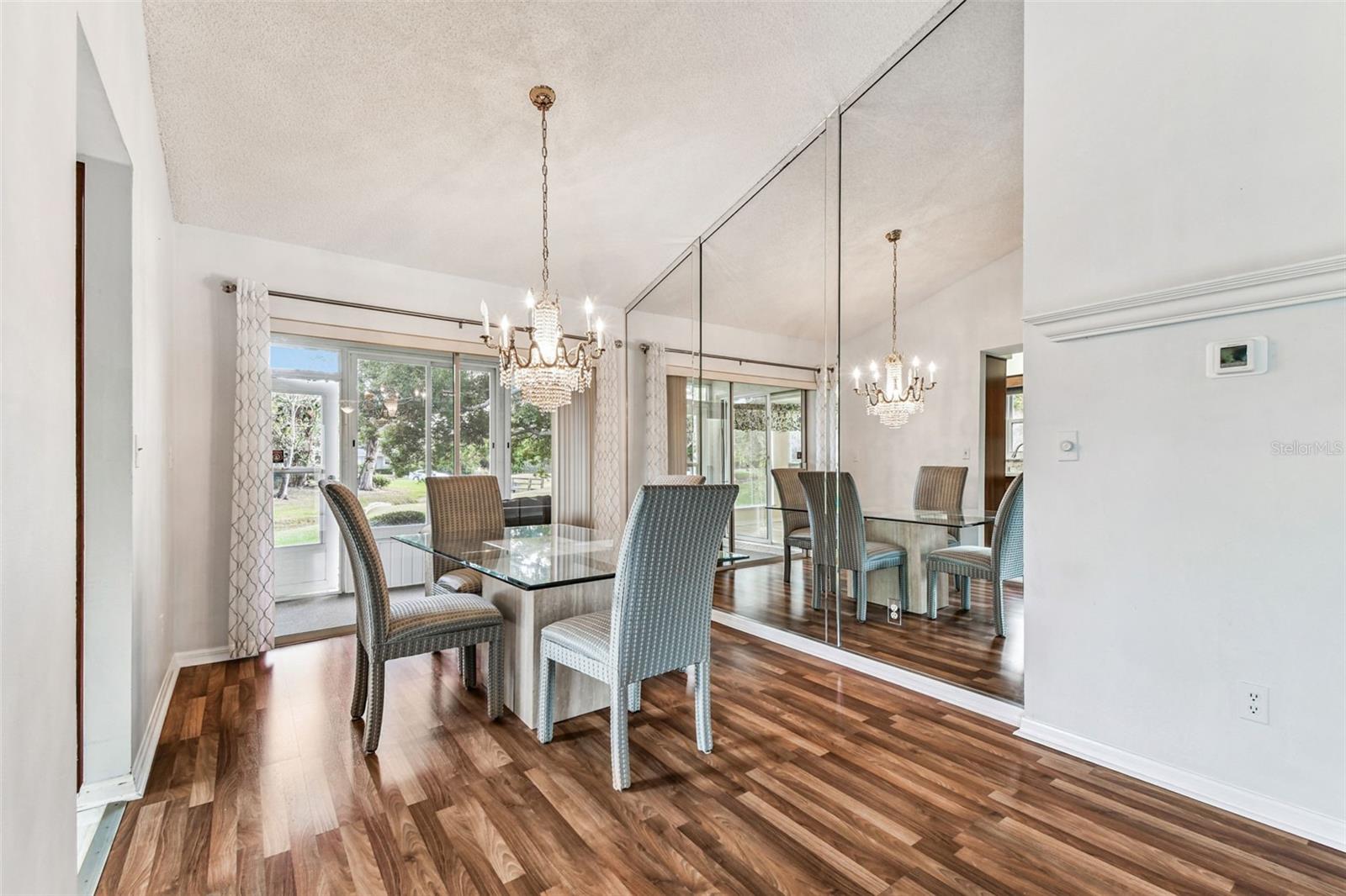 Image 6 of 58 For 349 Buckingham Place