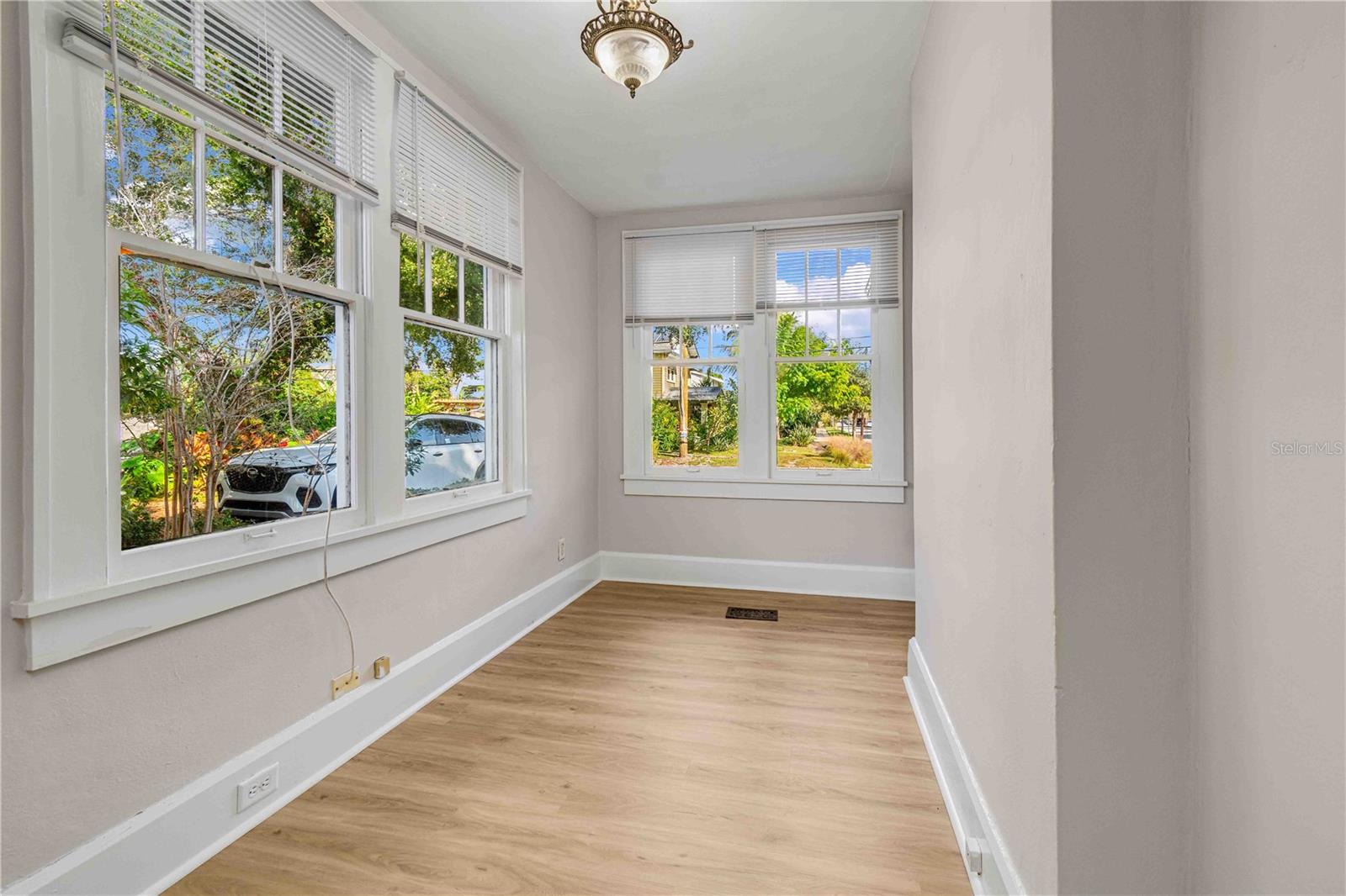 Image 12 of 58 For 2302 12th Street N