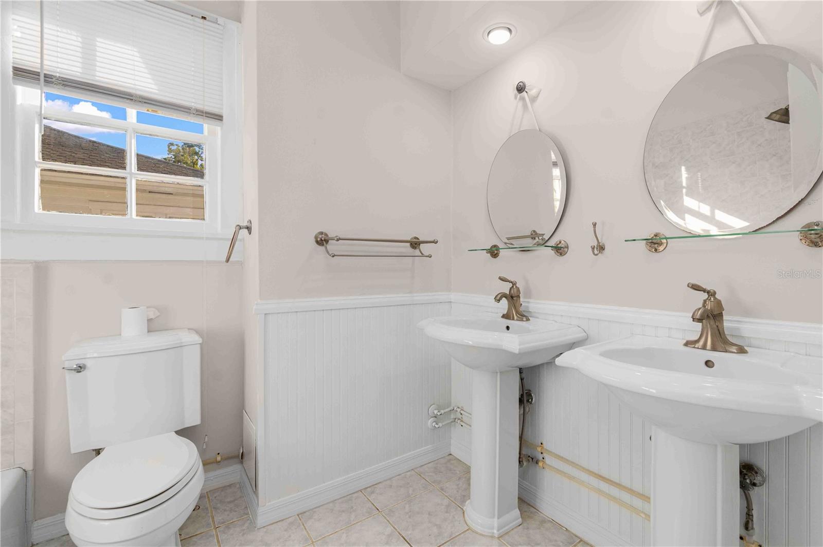 Image 24 of 58 For 2302 12th Street N