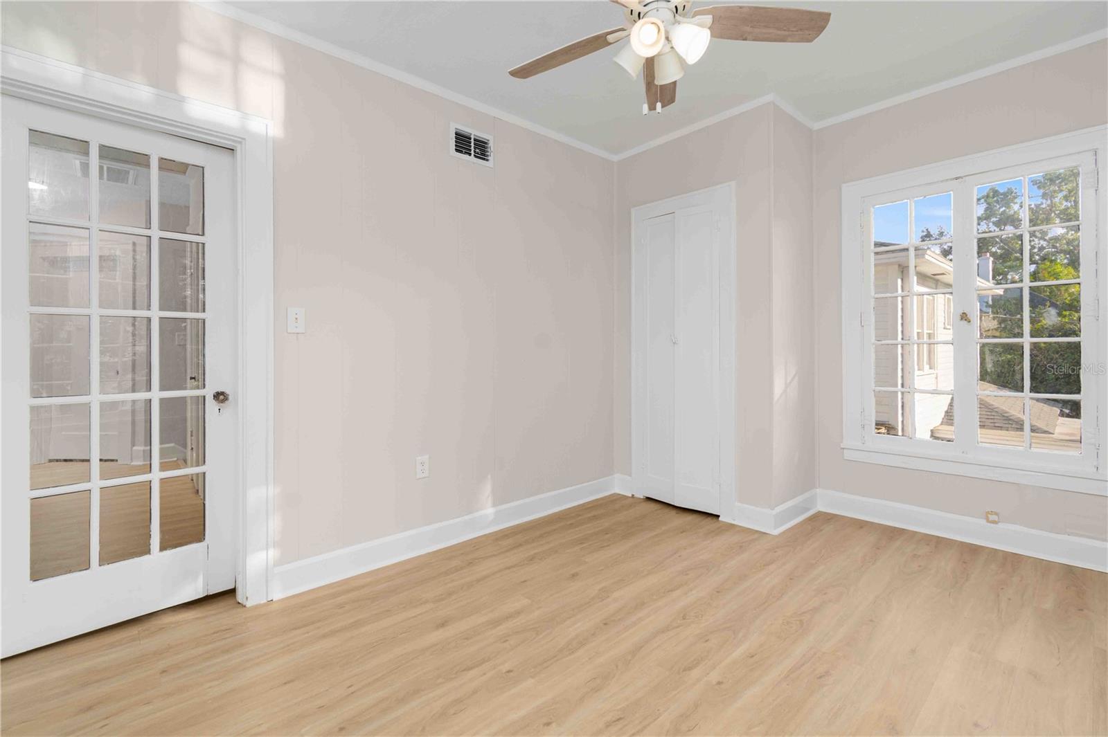 Image 27 of 58 For 2302 12th Street N