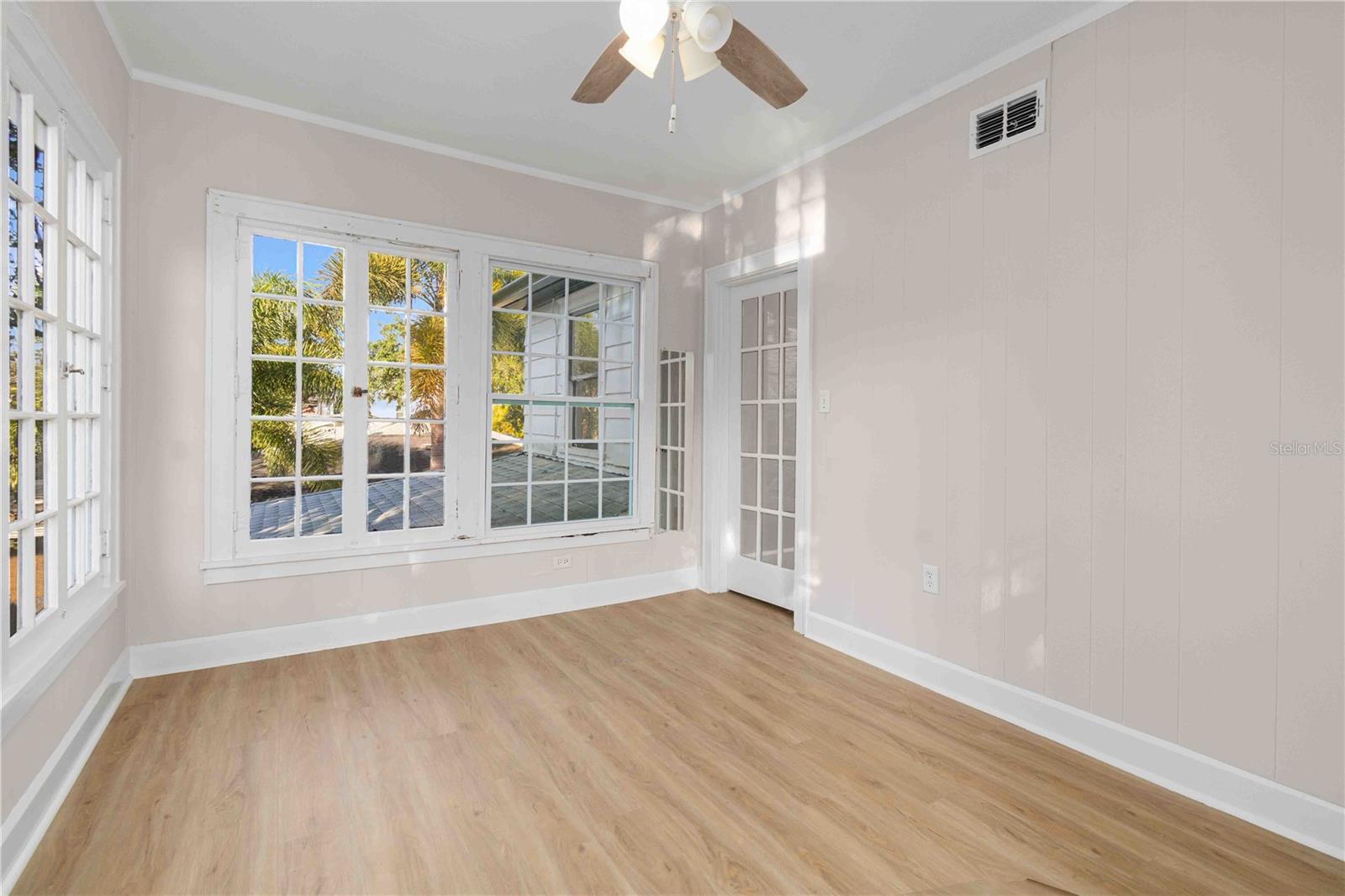 Image 28 of 58 For 2302 12th Street N