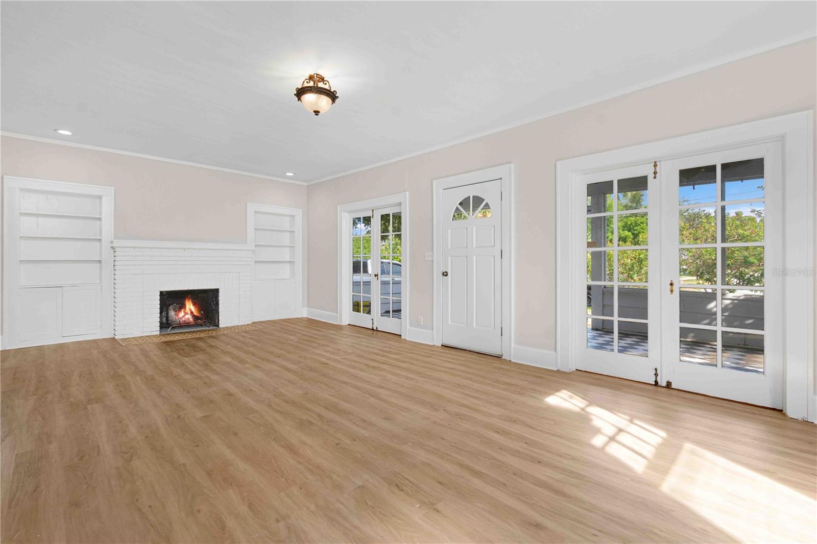 Image 7 of 58 For 2302 12th Street N