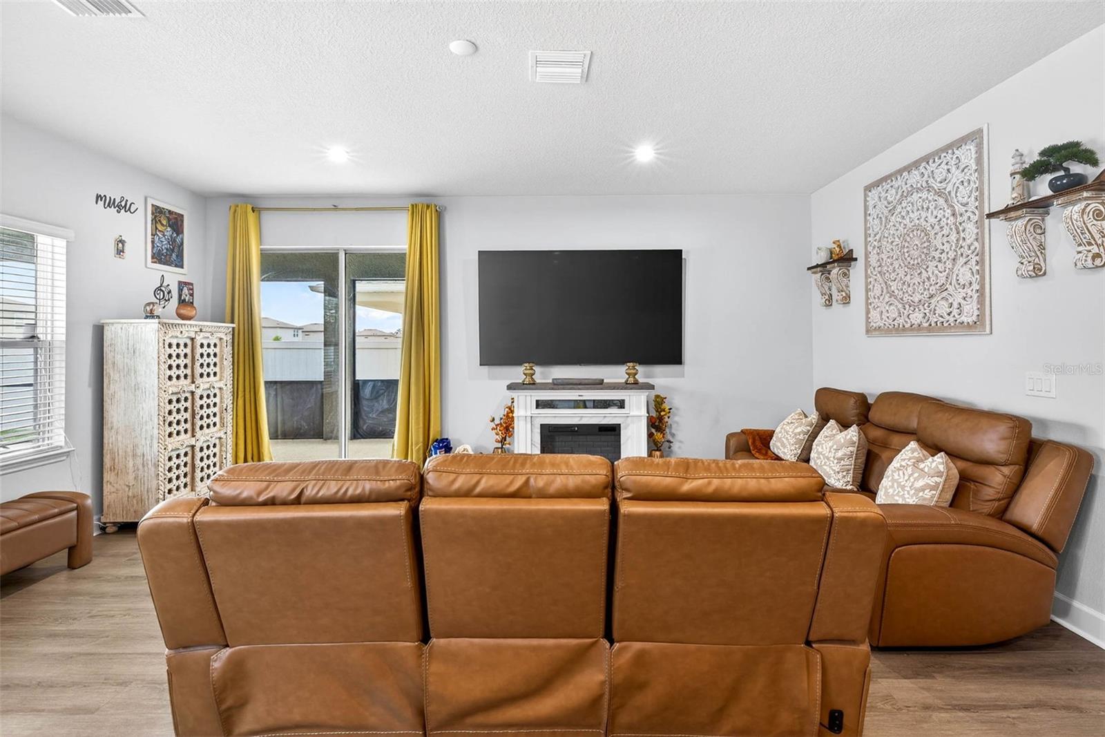 Image 15 of 84 For 35474 Quartz Lake Drive