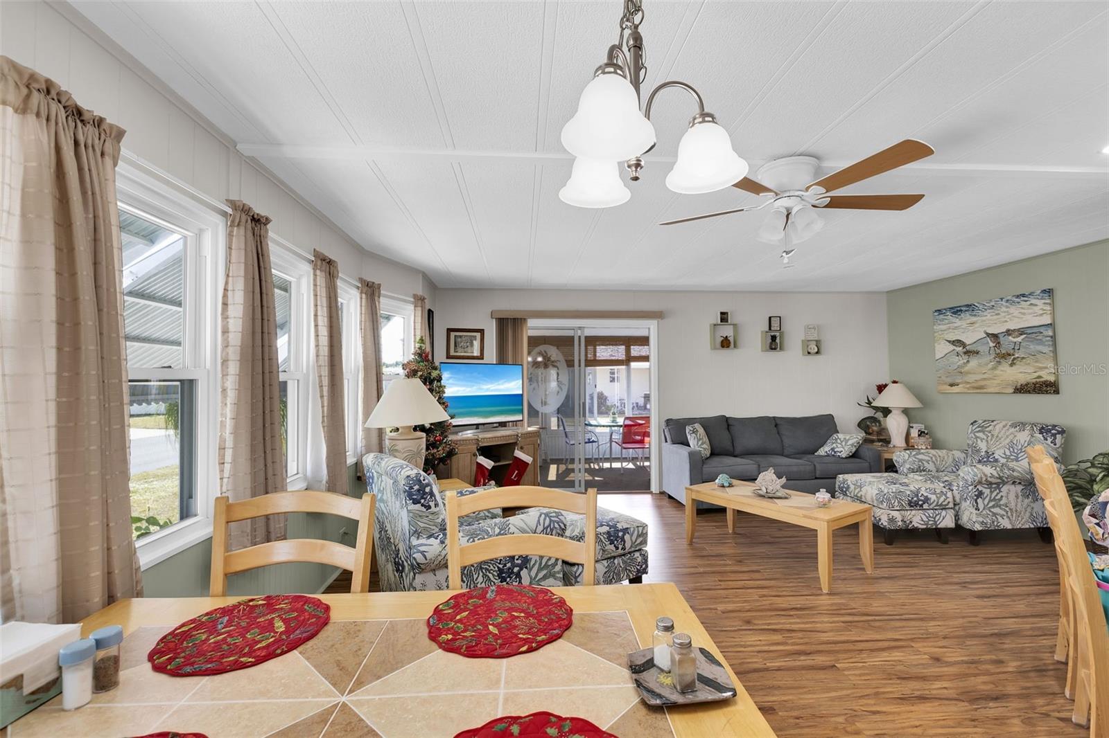 Image 10 of 74 For 220 La Rosas