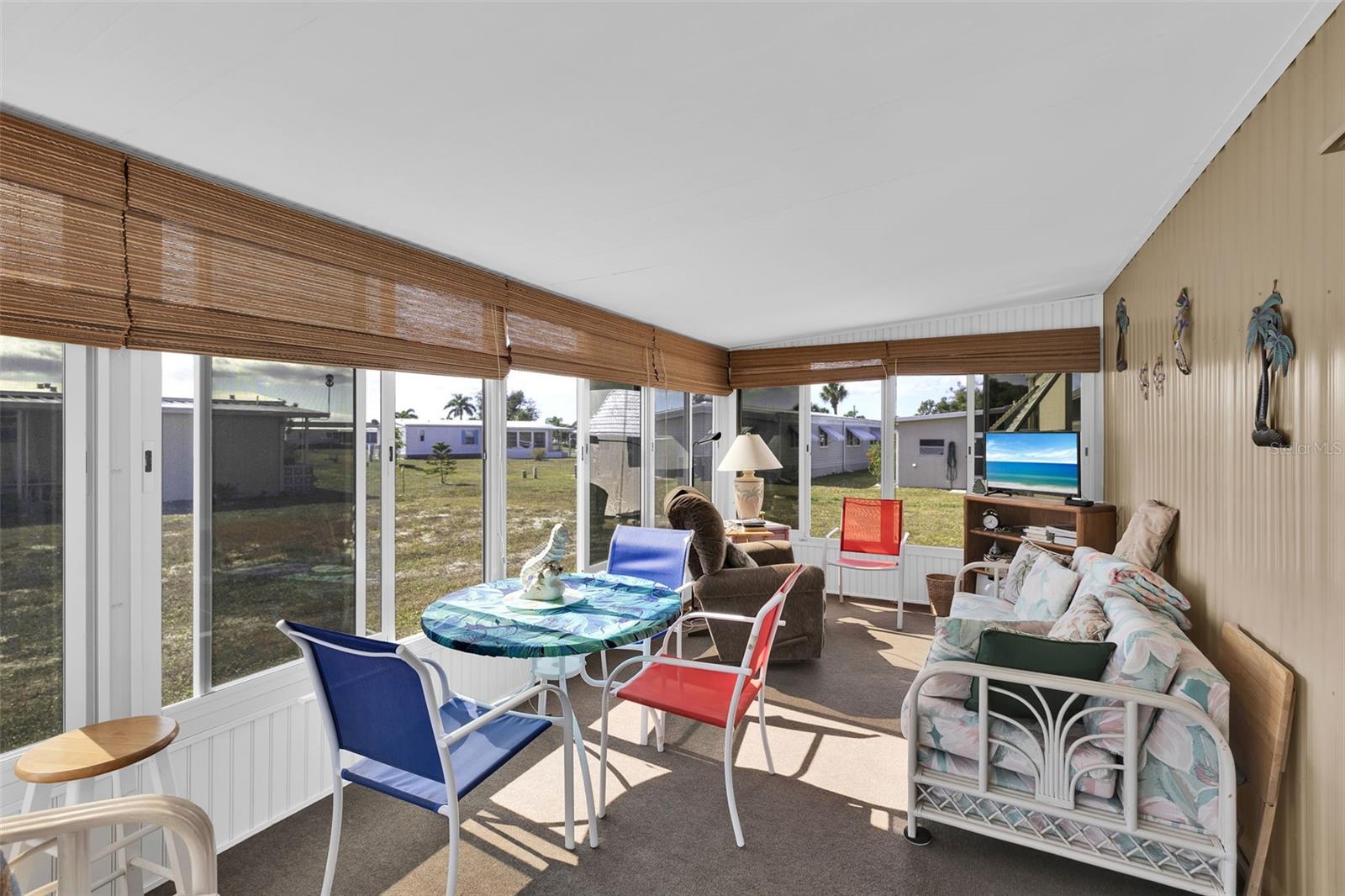 Image 13 of 74 For 220 La Rosas